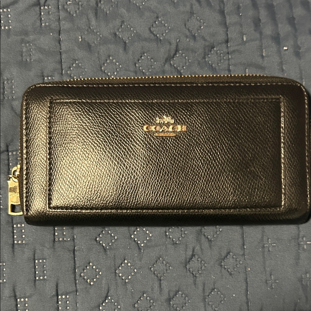 Coach Black Leather Zip Wallet